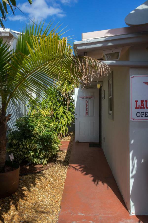 Richard'S Motel Courtyard Голливуд Экстерьер фото
